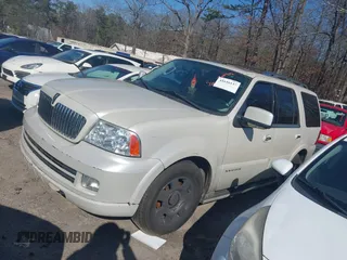 2006 Lincoln Navigator Luxury with VIN 5LMFU28596LJ00902, listed as a IAAI auction lot 41616137 with 0 mi miles. Bid and sale history available at carsss.com. Image 2.