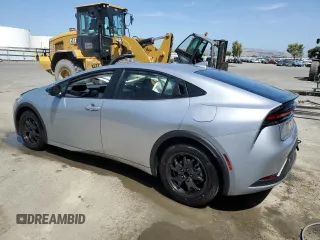 2024 Toyota Prius LE z VIN JTDACAAU2R3031040, wystawiony jako Copart lot #57495285 z przebiegiem 5743 mil mil oraz Szkoda całkowita • Salvage title. Historia ofert i sprzedaży dostępna na DreamBid. Obrazek 2.