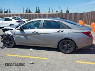 2023 Hyundai Elantra SEL z VIN KMHLM4AG0PU578263, wystawiony jako IAAI lot #41981023 z przebiegiem 44 015 mil mil oraz . Historia ofert i sprzedaży dostępna na DreamBid. Obrazek 13.