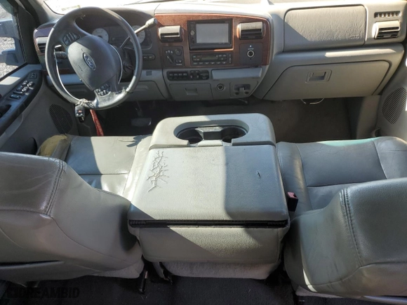 2005 Ford Super Duty F-250 XL with VIN 1FTSW21P25EB60096, listed as a Copart auction lot 77593373 with 113,676 mi miles and Salvage Title. Bid and sale history available at carsss.com. Image 8.