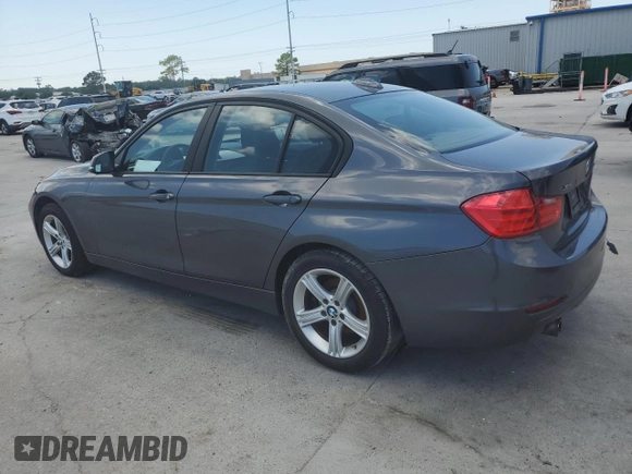 2013 BMW 3 Series 320i xDrive с VIN WBA3C3C53DF980210, выставлен на аукционе Copart как лот 56383714 с пробегом 115 824 миль миль и Списание • Salvage title. История ставок и продаж доступна на DreamBid. Изображение 2.