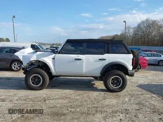 2022 Ford Bronco with VIN 1FMEE5DP7NLB41371, listed as a IAAI auction lot 41575668 with 5,168 mi miles. Bid and sale history available at carsss.com. Image 14.
