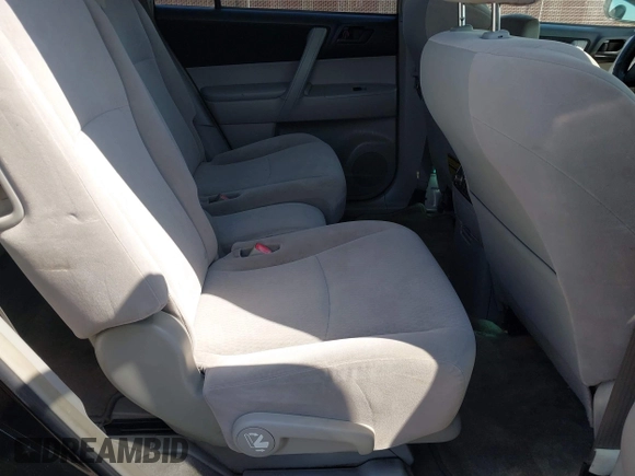 2008 Toyota Highlander z VIN JTEES41A082058636, wystawiony jako IAAI lot #42347222 z przebiegiem Nie podano mil oraz . Historia ofert i sprzedaży dostępna na DreamBid. Obrazek 8.