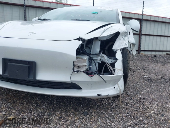 2023 Tesla Model 3 z VIN 5YJ3E1EA0PF608506, wystawiony jako IAAI lot #41748862 z przebiegiem 15 mil mil oraz . Historia ofert i sprzedaży dostępna na DreamBid. Obrazek 22.