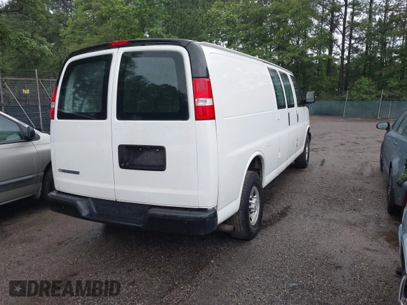 2019 Chevrolet Express Cargo z VIN 1GCZGHFG5K1361937, wystawiony jako IAAI lot #42298599 z przebiegiem 243 145 mil mil oraz . Historia ofert i sprzedaży dostępna na DreamBid. Obrazek 4.