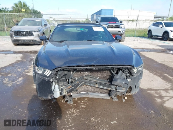 2017 Ford Mustang V6 z VIN 1FATP8EM0H5217314, wystawiony jako IAAI lot #42296116 z przebiegiem 104 845 mil mil oraz . Historia ofert i sprzedaży dostępna na DreamBid. Obrazek 6.