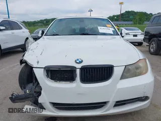 2006 BMW 3 Series 330i z VIN WBAVB33586PS06978, wystawiony jako IAAI lot #42263598 z przebiegiem Nie podano mil oraz . Historia ofert i sprzedaży dostępna na DreamBid. Obrazek 13.