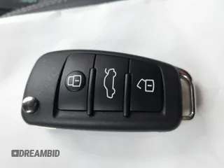 2024 Audi Q3 S line Premium Plus z VIN WA1EECF39R1107267, wystawiony jako IAAI lot #40791219 z przebiegiem 26 658 mil mil oraz . Historia ofert i sprzedaży dostępna na DreamBid. Obrazek 11.