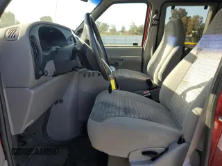 2000 Ford Econoline Passenger XL with VIN 1FBSS31L5YHA97193, listed as a Copart auction lot 49145725 with 134,790 mi miles and Salvage Title. Bid and sale history available at DreamBid. Image 7.