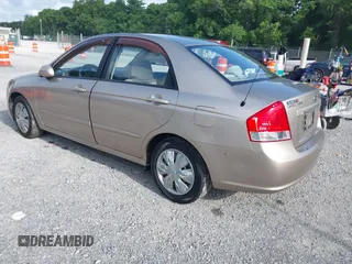 2008 Kia Spectra EX z VIN KNAFE122785581489, wystawiony jako IAAI lot #42550982 z przebiegiem 121 489 mil mil oraz . Historia ofert i sprzedaży dostępna na DreamBid. Obrazek 3.