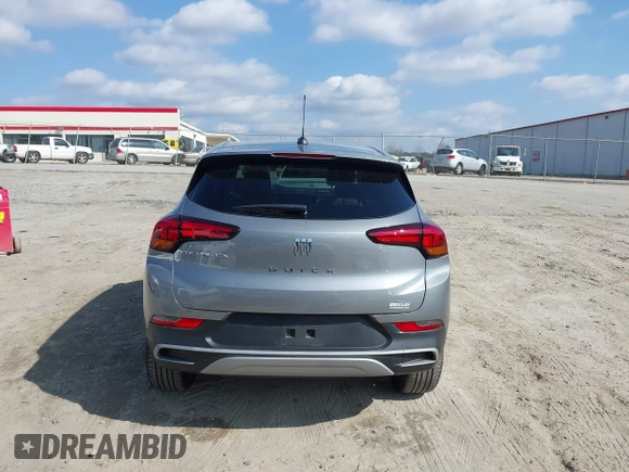 2024 Buick Encore GX Preferred z VIN KL4AMBS21RB025309, wystawiony jako IAAI lot #41534969 z przebiegiem 10 366 mil mil oraz . Historia ofert i sprzedaży dostępna na DreamBid. Obrazek 17.
