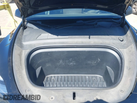 2020 Tesla Model Y Long Range with VIN 5YJYGDEE2LF059177, listed as a IAAI auction lot 41916260 with 66,190 mi miles and . Bid and sale history available at DreamBid. Image 10.