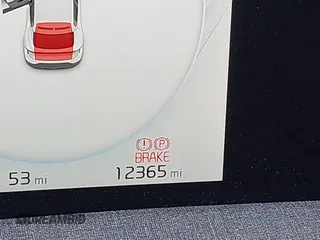 2023 Kia EV6 Wind z VIN KNDC34LA9P5127293, wystawiony jako IAAI lot #41711613 z przebiegiem 12 365 mil mil oraz . Historia ofert i sprzedaży dostępna na DreamBid. Obrazek 16.
