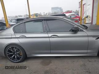 2021 BMW M5 z VIN WBS83CH07MCF43250, wystawiony jako IAAI lot #41567473 z przebiegiem 30 179 mil mil oraz . Historia ofert i sprzedaży dostępna na DreamBid. Obrazek 13.