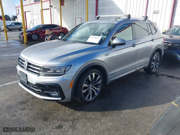 2020 Volkswagen Tiguan SEL Premium R-Line with VIN 3VV4B7AX3LM026062, listed as a IAAI auction lot 41590875 with 50,036 mi miles. Bid and sale history available at carsss.com. Image 18.