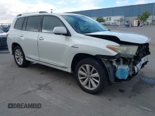 2011 Toyota Highlander Hybrid Limited with VIN JTEDC3EHXB2002186, listed as a IAAI auction lot 41645915 with 367,650 mi miles. Bid and sale history available at carsss.com. Image 1.