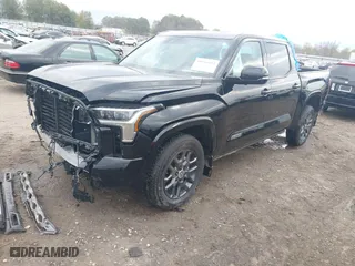 2024 Toyota Tundra 4WD Platinum with VIN 5TFNA5DB1RX222434, listed as a IAAI auction lot 40946913 with 2,594 mi miles. Bid and sale history available at carsss.com. Image 19.