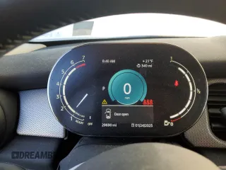 2022 MINI Hardtop 4 Door Cooper z VIN WMW33DK03N2R06435, wystawiony jako Copart lot #42131665 z przebiegiem 29 690 mil mil oraz Szkoda całkowita • Salvage title. Historia ofert i sprzedaży dostępna na DreamBid. Obrazek 9.