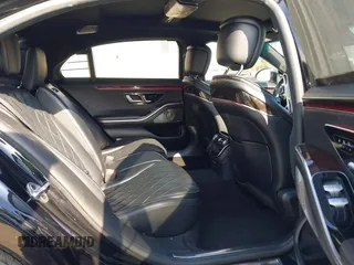 2022 Mercedes-Benz S 580 with VIN W1K6G7GB1NA121987, listed as a IAAI auction lot 42174949 with 90,708 mi miles and . Bid and sale history available at carsss.com. Image 8.