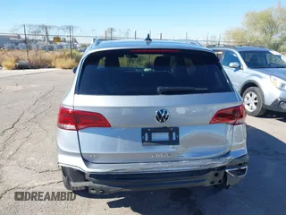 2024 Volkswagen Taos SE z VIN 3VVEX7B21RM001601, wystawiony jako IAAI lot #41406215 z przebiegiem 8 557 mil mil oraz . Historia ofert i sprzedaży dostępna na DreamBid. Obrazek 17.