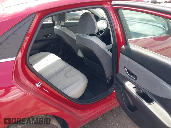 2023 Hyundai Elantra Limited z VIN KMHLP4AG8PU504791, wystawiony jako IAAI lot #42016405 z przebiegiem 22 916 mil mil oraz . Historia ofert i sprzedaży dostępna na DreamBid. Obrazek 8.