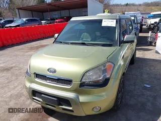 2011 Kia Soul + with VIN KNDJT2A22B7330062, listed as a IAAI auction lot 41772382 with 170,000 mi miles. Bid and sale history available at carsss.com. Image 12.