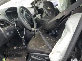 2019 Jeep Cherokee Latitude z VIN 1C4PJMCB7KD437649, wystawiony jako Copart lot #51525735 z przebiegiem Nie podano mil oraz Szkoda całkowita • Salvage title. Historia ofert i sprzedaży dostępna na DreamBid. Obrazek 7.