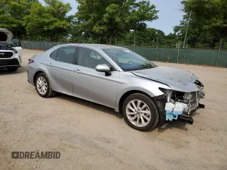 2024 Toyota Camry LE z VIN 4T1C11AK6RU190646, wystawiony jako Copart lot #58817045 z przebiegiem 19 276 mil mil oraz Szkoda całkowita • Salvage title. Historia ofert i sprzedaży dostępna na DreamBid. Obrazek 4.