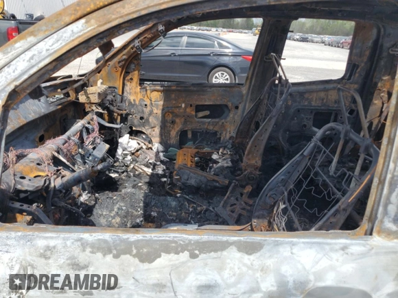 2010 Toyota Tundra с VIN 5TFUM5F15AX005061, выставлен на аукционе Copart как лот 51823565 с пробегом Не указан миль и Списание • Salvage title. История ставок и продаж доступна на DreamBid. Изображение 7.