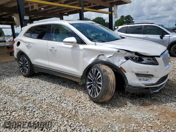 2019 Lincoln MKC Reserve with VIN 5LMTJ3DHXKUL29496, listed as a Copart auction lot 58970175 with 40,783 mi miles and Salvage title. Bid and sale history available at DreamBid. Image 4.