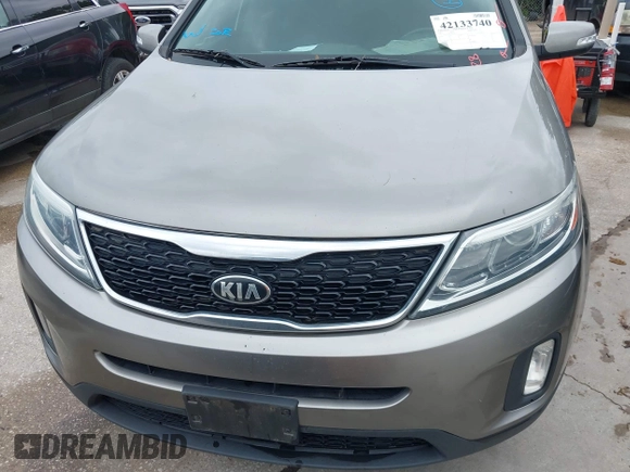 2015 Kia Sorento LX with VIN 5XYKT4A60FG659175, listed as a IAAI auction lot 42133740 with 178,406 mi miles. Bid and sale history available at carsss.com. Image 12.
