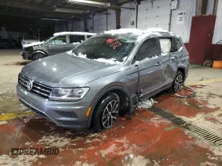 2021 Volkswagen Tiguan SE z VIN 3VV2B7AX4MM096789, wystawiony jako Copart lot #81896074 z przebiegiem 84 242 mil mil oraz Szkoda całkowita • Salvage title. Historia ofert i sprzedaży dostępna na DreamBid. Obrazek 1.