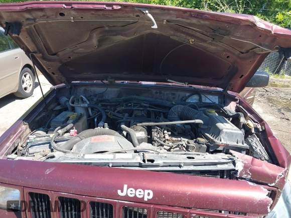 2001 Jeep Cherokee Sport with VIN 1J4FF48S51L516712, listed as a IAAI auction lot 42247399 with 323,576 mi miles and . Bid and sale history available at DreamBid. Image 10.