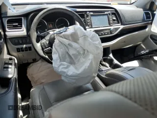 2015 Toyota Highlander Limited с VIN 5TDDCRFH6FS011570, выставлен на аукционе Copart как лот 56651285 с пробегом 91 983 миль миль и Списание • Salvage title. История ставок и продаж доступна на DreamBid. Изображение 8.