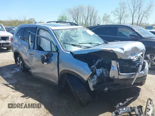 2021 Subaru Forester Touring z VIN JF2SKAXC0MH447252, wystawiony jako IAAI lot #42108468 z przebiegiem Nie podano mil oraz . Historia ofert i sprzedaży dostępna na DreamBid. Obrazek 1.