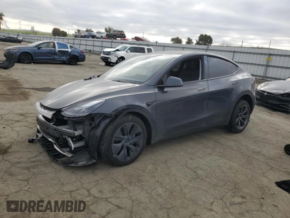 2025 Tesla Model Y Long Range with VIN 7SAYGDED6SF227475, listed as a Copart auction lot 42634345 with 3,493 mi miles and Salvage Title. Bid and sale history available at DreamBid. Image 1.