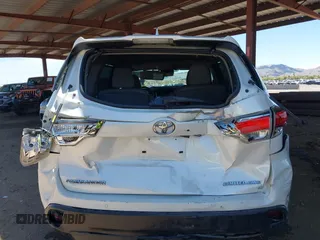 2015 Toyota Highlander Limited with VIN 5TDDKRFH5FS140709, listed as a IAAI auction lot 42152762 with 263,053 mi miles and . Bid and sale history available at DreamBid. Image 17.