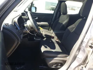 2023 Jeep Renegade Altitude z VIN ZACNJDE1XPPP13744, wystawiony jako Copart lot #49667045 z przebiegiem 16 194 mil mil oraz Szkoda całkowita • Salvage title. Historia ofert i sprzedaży dostępna na DreamBid. Obrazek 7.
