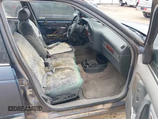 1987 Ford Taurus z VIN 1FABP53U0HA101874, wystawiony jako IAAI lot #42619153 z przebiegiem Nie podano mil oraz . Historia ofert i sprzedaży dostępna na DreamBid. Obrazek 5.