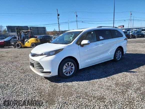 2024 Toyota Sienna LE with VIN 5TDBSKFC9RS138713, listed as a Copart auction lot 43769795 with 10 mi miles and Salvage Title. Bid and sale history available at carsss.com. Image 1.