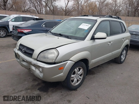 2007 Hyundai Tucson SE with VIN KM8JN72D47U492545, listed as a IAAI auction lot 41727816 with 203,065 mi miles and . Bid and sale history available at DreamBid. Image 2.