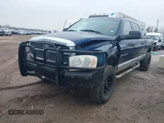 2006 Dodge 3500 Laramie z VIN 3D7LX39C66G175614, wystawiony jako IAAI lot #41381392 z przebiegiem 197 319 mil mil oraz . Historia ofert i sprzedaży dostępna na DreamBid. Obrazek 17.