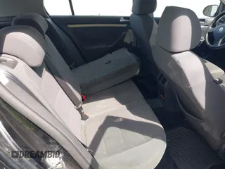2008 Volkswagen Rabbit S z VIN WVWDA71K08W181195, wystawiony jako IAAI lot #42382351 z przebiegiem 212 586 mil mil oraz . Historia ofert i sprzedaży dostępna na DreamBid. Obrazek 8.