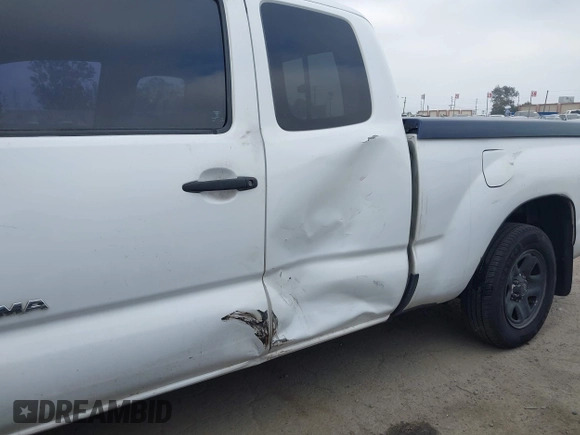 2006 Toyota Tacoma with VIN 5TETX22N06Z267015, listed as a IAAI auction lot 42507011 with 415,670 mi miles and . Bid and sale history available at DreamBid. Image 18.