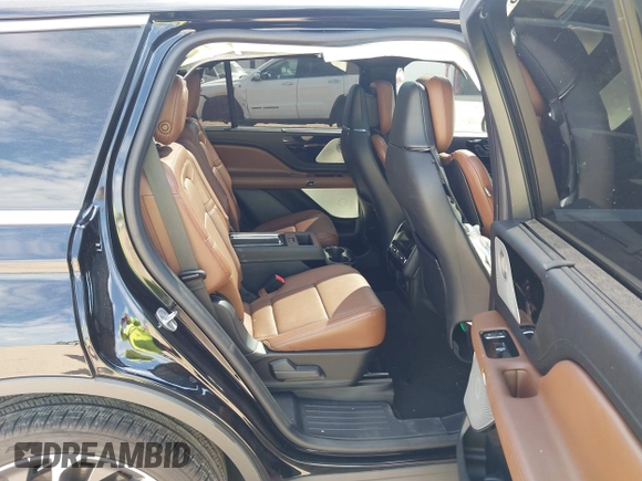 2020 Lincoln Aviator Reserve with VIN 5LM5J7XC7LGL37068, listed as a IAAI auction lot 42242173 with 40,714 mi miles and . Bid and sale history available at DreamBid. Image 8.