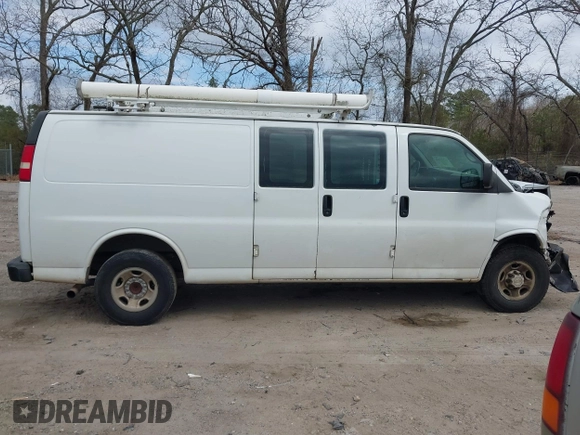 2008 Chevrolet City Express Cargo z VIN 1GCGG29K081189118, wystawiony jako IAAI lot #41727371 z przebiegiem 207 161 mil mil oraz . Historia ofert i sprzedaży dostępna na DreamBid. Obrazek 13.