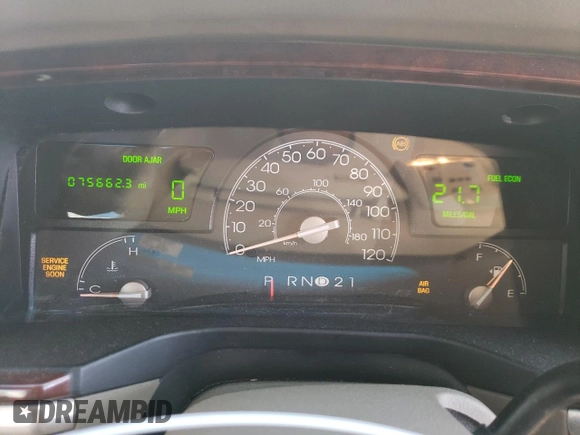 2004 Lincoln Town Car Ultimate z VIN 1LNHM83W64Y627908, wystawiony jako Copart lot #47130995 z przebiegiem 75 662 mil mil oraz Szkoda całkowita • Salvage title. Historia ofert i sprzedaży dostępna na DreamBid. Obrazek 9.