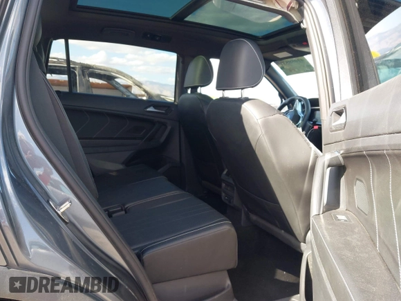 2022 Volkswagen Tiguan SE R-Line Black with VIN 3VV8B7AX4NM154637, listed as a IAAI auction lot 42058531 with 39,597 mi miles and . Bid and sale history available at DreamBid. Image 8.
