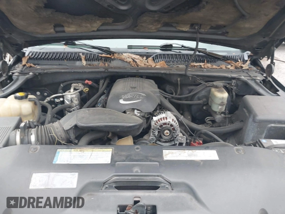 2001 Chevrolet Silverado 1500 LS with VIN 1GCEK19T11E256199, listed as a IAAI auction lot 42088180 with 253,252 mi miles. Bid and sale history available at carsss.com. Image 10.
