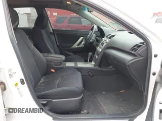 2011 Toyota Camry LE z VIN 4T1BF3EK5BU658827, wystawiony jako IAAI lot #41704973 z przebiegiem 212 443 mil mil oraz . Historia ofert i sprzedaży dostępna na DreamBid. Obrazek 5.